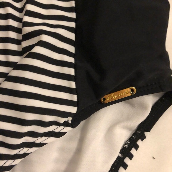 COPY - Roolee Sacramento One piece swimsuit size … - Picture 5 of 7